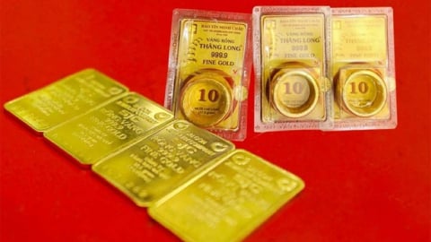 Giá vàng SJC lập kỷ lục mới, sát mốc 125 triệu đồng/lượng