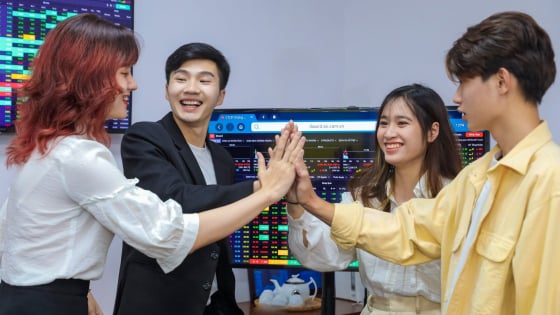 Dòng tiền lớn rời Mỹ, thị trường chứng khoán Việt Nam đón sóng ngoại