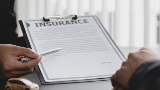 Hợp đồng mất hiệu lực sau 3 năm đóng phí: Rủi ro vì lạm dụng điều khoản linh hoạt 