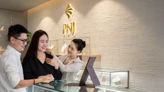 Cổ phiếu PNJ tăng nóng sau thông điệp 'xoá bỏ độc quyền' vàng miếng