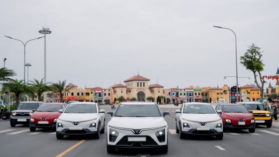 VINFAST tặng voucher tới 80 triệu đồng để khách hàng cũ chuyển đổi sang xe điện