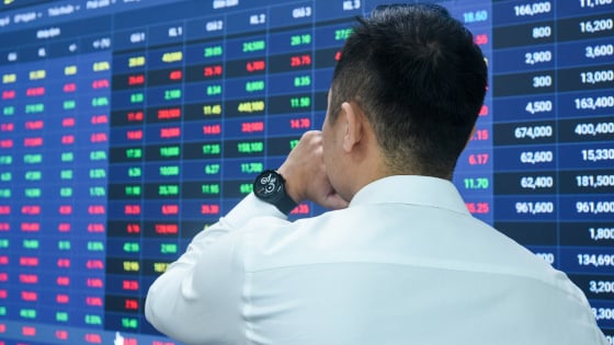 Cổ phiếu bluechip tạo sức ép, VN-Index xuống mức thấp nhất ba tháng
