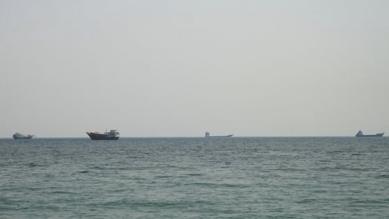 Kịch bản Mỹ - Iran lặp lại: Hormuz đóng cửa, thị trường đồng loạt chao đảo