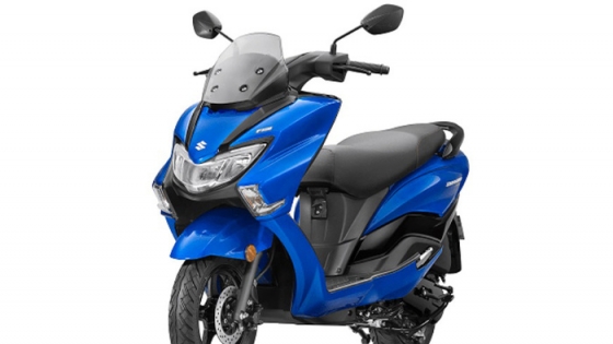 Đắt hơn Honda Air Blade 8 triệu đồng, Suzuki Burgman Street có gì để cạnh tranh?