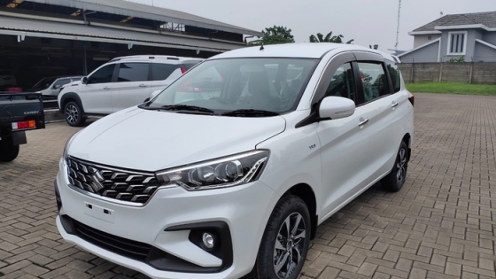 Trước 'bão' giá xăng, Suzuki Ertiga hybrid chuẩn bị ra mắt 'đấu' Mitsubishi Xpander