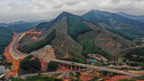 Sau 5 tháng vận hành, Quảng Ninh nâng tốc độ cao tốc Hạ Long - Vân Đồn lên 100km/h