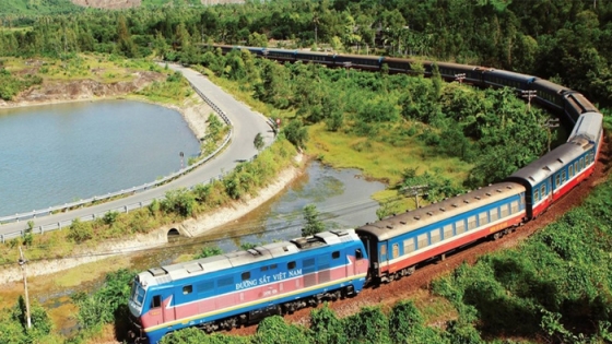 Đầu tư xây dựng tuyến đường sắt Lào Cai - Hà Nội - Hải Phòng 100.000 tỷ đồng sau năm 2020