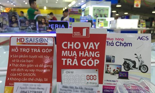 Cho vay tiêu dùng: Đi qua vùng trũng, còn vương nhiều vết 'bùn'