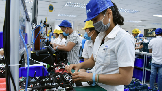 Thu nhập trên 9 triệu không được vay ưu đãi, công nhân dễ sa vào tín dụng đen