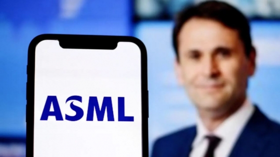 CEO ASML: Dù rất nỗ lực, Trung Quốc tụt hậu 10 - 15 năm trong công nghệ chip