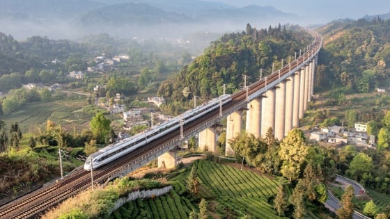 Ký hiệp định vay vốn Trung Quốc làm đường sắt 8,3 tỷ USD trước tháng 8/2025