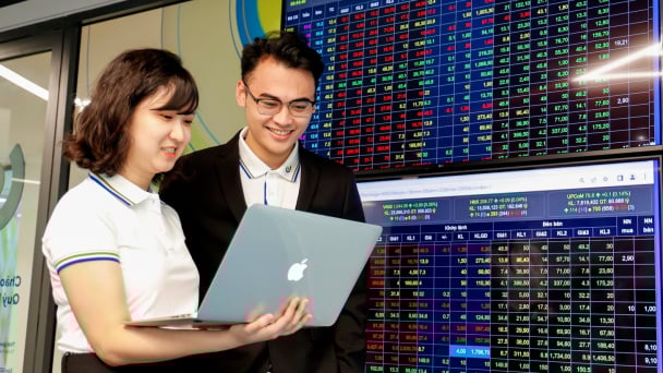 Chứng khoán phủ sắc xanh đón 'tin vui' vòng đàm phán đầu tiên với Mỹ