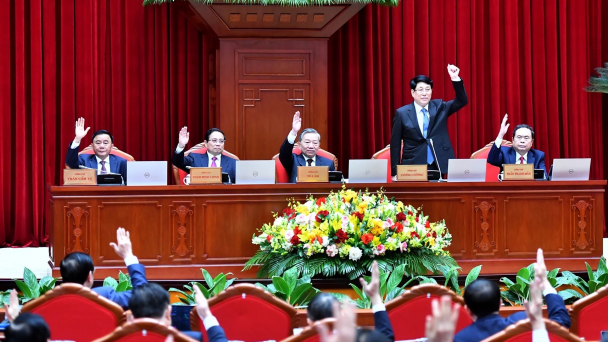 Bộ Chính trị: 'Tránh lộ thông tin, bí mật nội bộ liên quan sắp xếp bộ máy'
