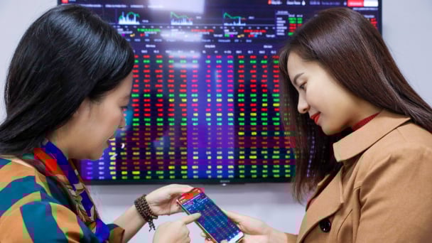 VN-Index 'rút chân' ngoạn mục, khối ngoại buông Long ôm Short