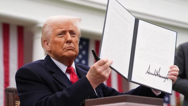 TT Trump cảnh báo: Phán quyết chống thuế quan có thể ‘huỷ hoại’ kinh tế Mỹ