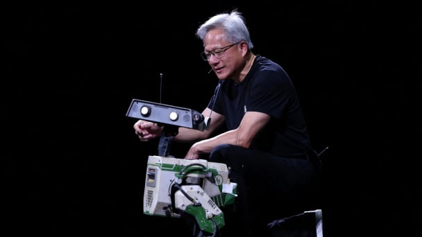 Tỷ phú Jensen Huang: Nvidia đón cơ hội nghìn tỷ USD từ robot và AI
