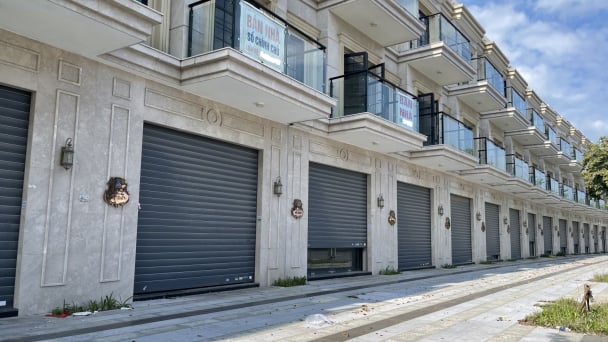 Shophouse triệu USD 'đóng băng': Rao cả năm không ai hỏi
