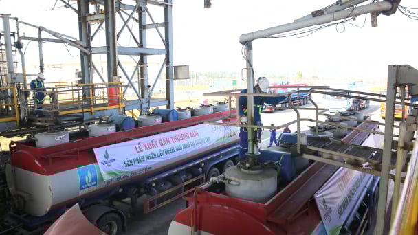 BSR xuất bán sản phẩm dầu DO sang thị trường Lào