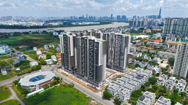 Bất động sản TP.HCM: Ngược dòng giữa làn sóng điều chỉnh giá 