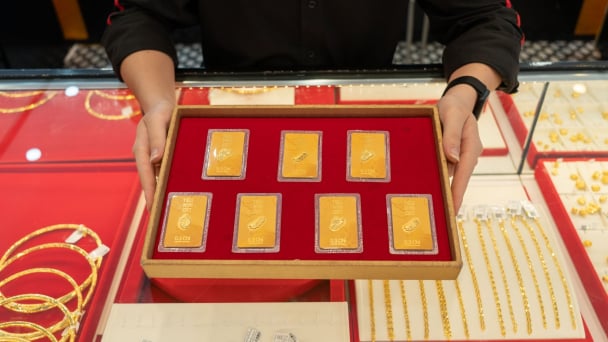 Giá vàng hôm nay 10/7: Vàng nhẫn biến động 'lạ'