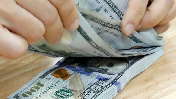 Giá USD ngân hàng tăng mạnh, tự do lập kỷ lục mới