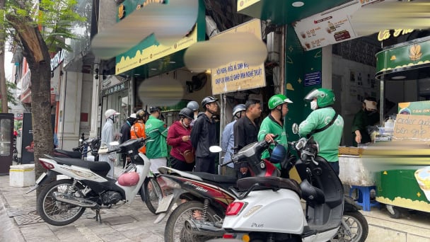 Thuê cửa hàng mặt phố lớn: Hai 'số phận' trên cùng 1 con đường