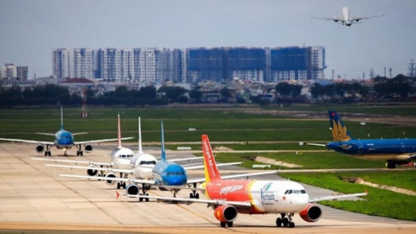 Đề xuất cấp tỉnh được quyết xây sân bay, cảng biển, khu đô thị