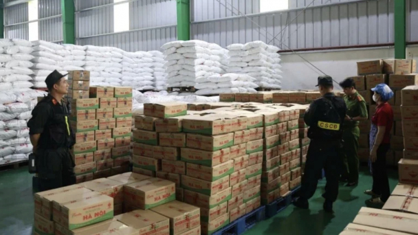 Chế hàng trăn tấn dầu ăn, mì chính giả, Giám đốc Công ty  Famimoto đối mặt án tù