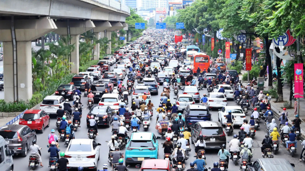 Hà Nội tính cách hạn chế xe cá nhân, cân nhắc thu phí cao tốc