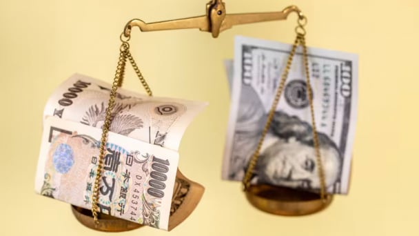 Đồng USD mạnh lên, Phố Wall lại đối mặt 'quả bom hẹn giờ'