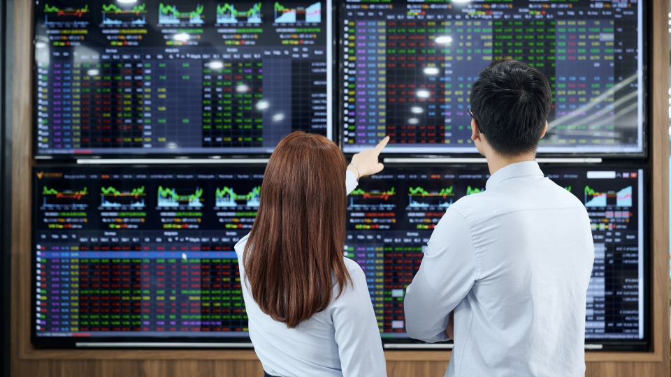 VN-Index vượt đỉnh: Nhịp điều chỉnh sẽ diễn ra trong nửa cuối tháng 7