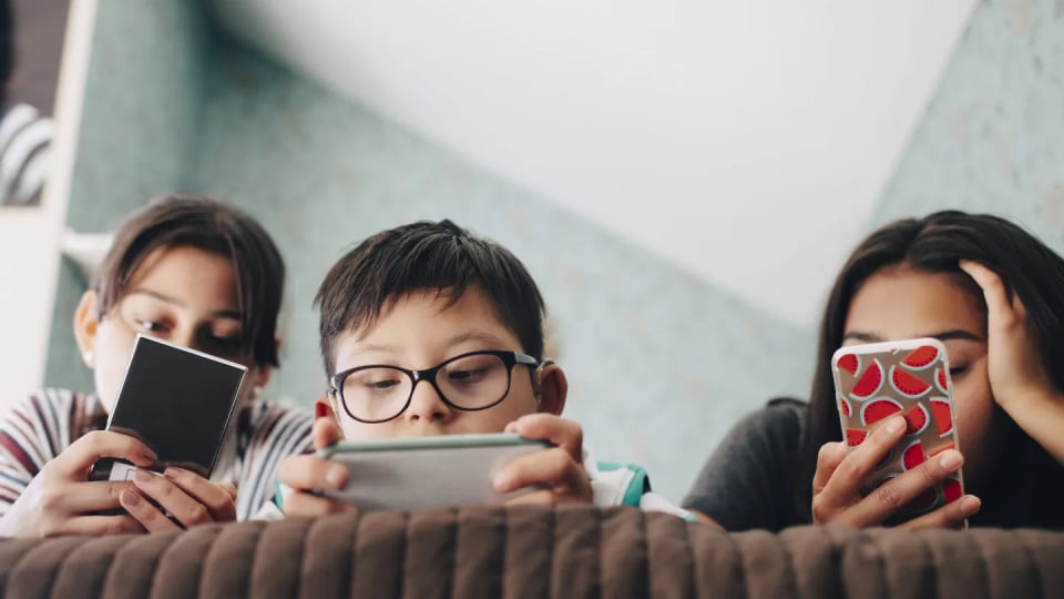 iPhone cho sức khỏe: Không internet, không game và mạng xã hội nhưng giá 'chát'