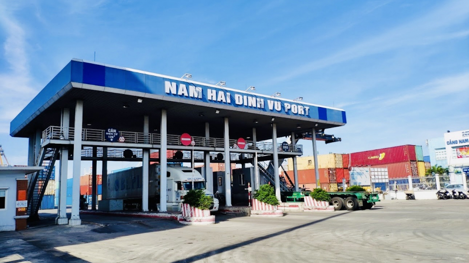 Sau khi bị thâu tóm, Cảng Nam Hải Đình Vũ lộ khoản nợ thuế hơn 7 tỷ