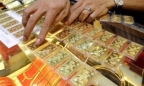 Nhà đầu tư quốc tế ồ ạt bán ra, giá vàng trong nước rời ngưỡng 55 triệu đồng/lượng