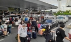 Ô tô vào sân bay Tân Sơn Nhất chịu 3 loại phí: Buộc tạm dừng thu tiền của khách