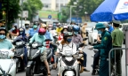 Chuyên gia phản đối quy định 'cứng nhắc' của Hà Nội về giấy đi đường