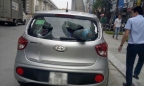 Ô tô Hyundai i10 bị bình ô-xy đâm thủng kính sau khiến nhiều người khiếp vía