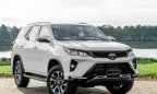 Phân khúc SUV tầm giá 1 tỷ đồng: Toyota Fortuner trở lại 'ngôi vua'