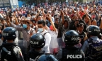 Thế giới tuần qua: 600 cảnh sát Myanmar tham gia biểu tình, Trung Quốc tăng mạnh ngân sách quốc phòng