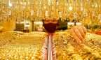 Cấm mua bán vàng bằng tiền mặt: Quá cứng nhắc, lo dân chuyển qua giao dịch 'ngầm'?