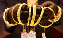 Người dân đổ xô mua vàng bất chấp giá cao và ‘vấn nạn’ gia tăng ở Trung Quốc