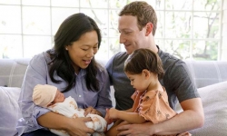 Ông chủ Facebook đăng tin tìm người trông trẻ, mức lương 2,5 tỷ/ năm