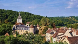 Thị trấn nhỏ của Pháp rao bán nhà 77m2 với giá 1 EUR