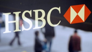 HSBC bắt đầu tiến hành sa thải 2.000 nhân sự khối ngân hàng thương mại