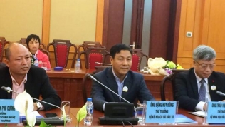 Thứ trưởng Đặng Huy Đông: 'Tôi vẫn mặc demi của May 10'