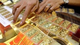 Giá vàng trong nước giảm nhẹ dù giá thế giới nhích tăng