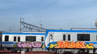 TP. HCM: 2 đoàn tàu metro số 1 chưa chạy thử đã bị vẽ bậy