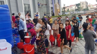 Đường ống nước sông Đà lại trục trặc, cư dân Hateco Xuân Phương 'khát' nước