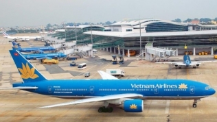 Tiếp viên Vietnam Airlines trả lại nhiều trang sức giá trị lớn cho hành khách