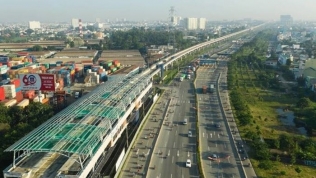Mâu thuẫn về giá cả, nhà thầu căng băng rôn trên tuyến Metro Bến Thành - Suối Tiên